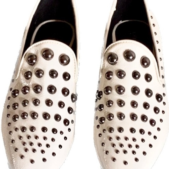 Donald J. Pliner Shoes - Donald J. Pliner REHBEL Leather White Loafer with Metallic Gray Size 7.5 (NWOT)